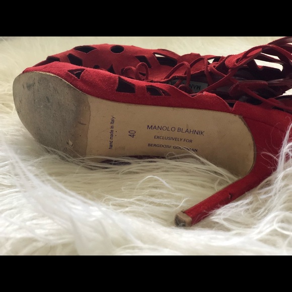 Manolo Blahnik Kahika Laser-Cut Flower Bootie, Red - Picture 6 of 8